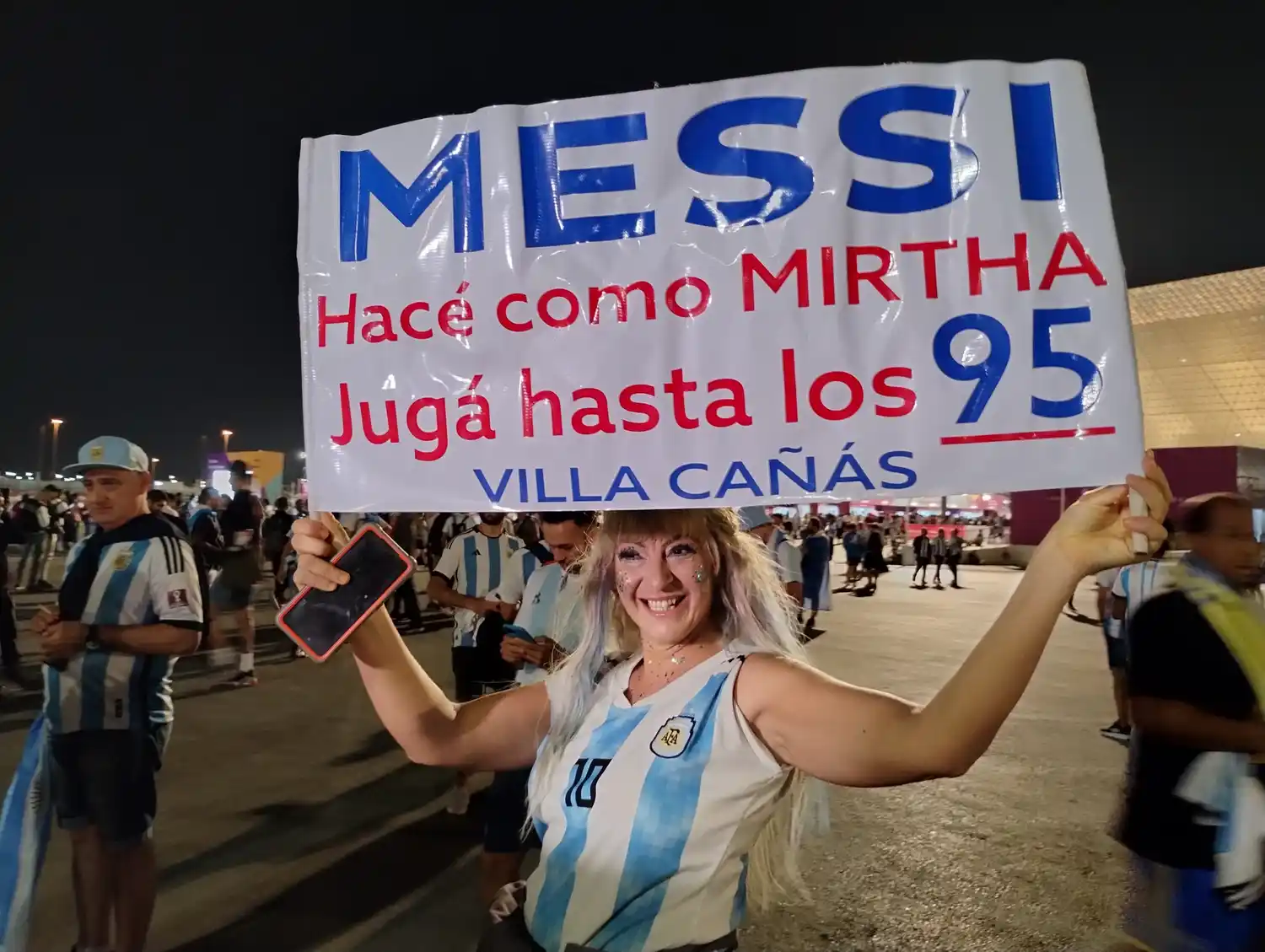 Los argentinos esperan por el partido de cuartos de final en el boulevar Lusail