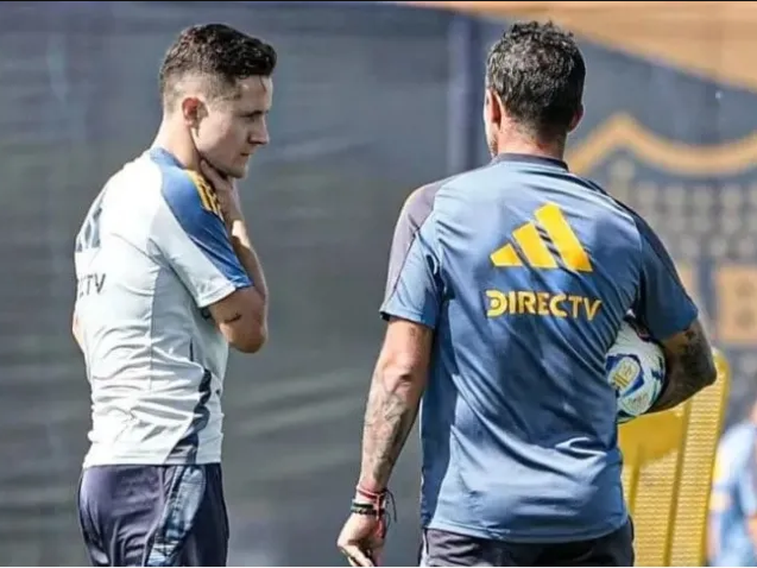 Ander Herrera dialoga con Gago durante uno de sus pocos entrenamientos.