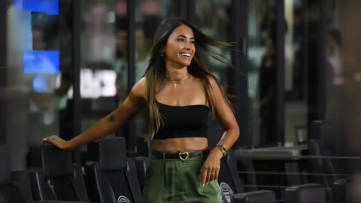 Antonela Roccuzzo deslumbra con atuendo estilo Barbie en Miami