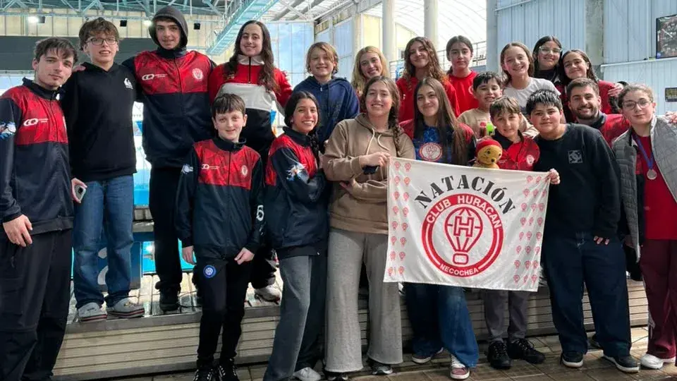 La delegación del Club Huracán que participó en el Torneo Atlantis