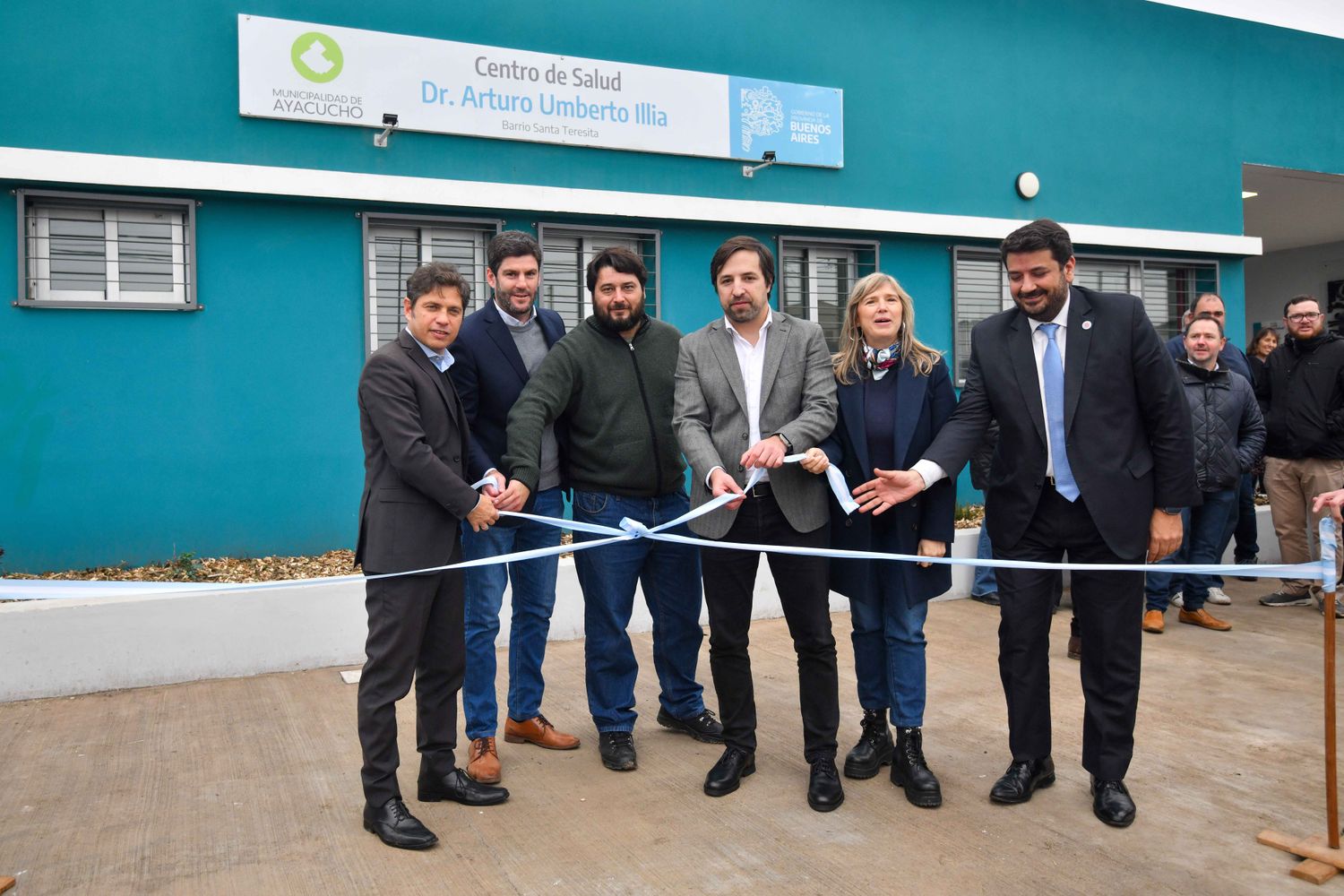 Ayacucho: Kicillof entregó viviendas e inauguró un centro de salud en el barrio Santa Teresita