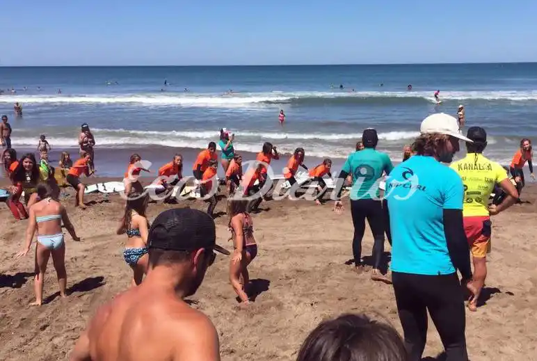 Encuentro a beneficio en la playa