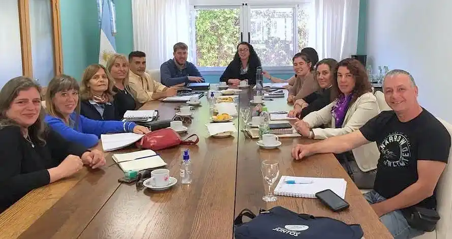 Reunión. Del Consejo Provincial de Educación y Trabajo (Copret)