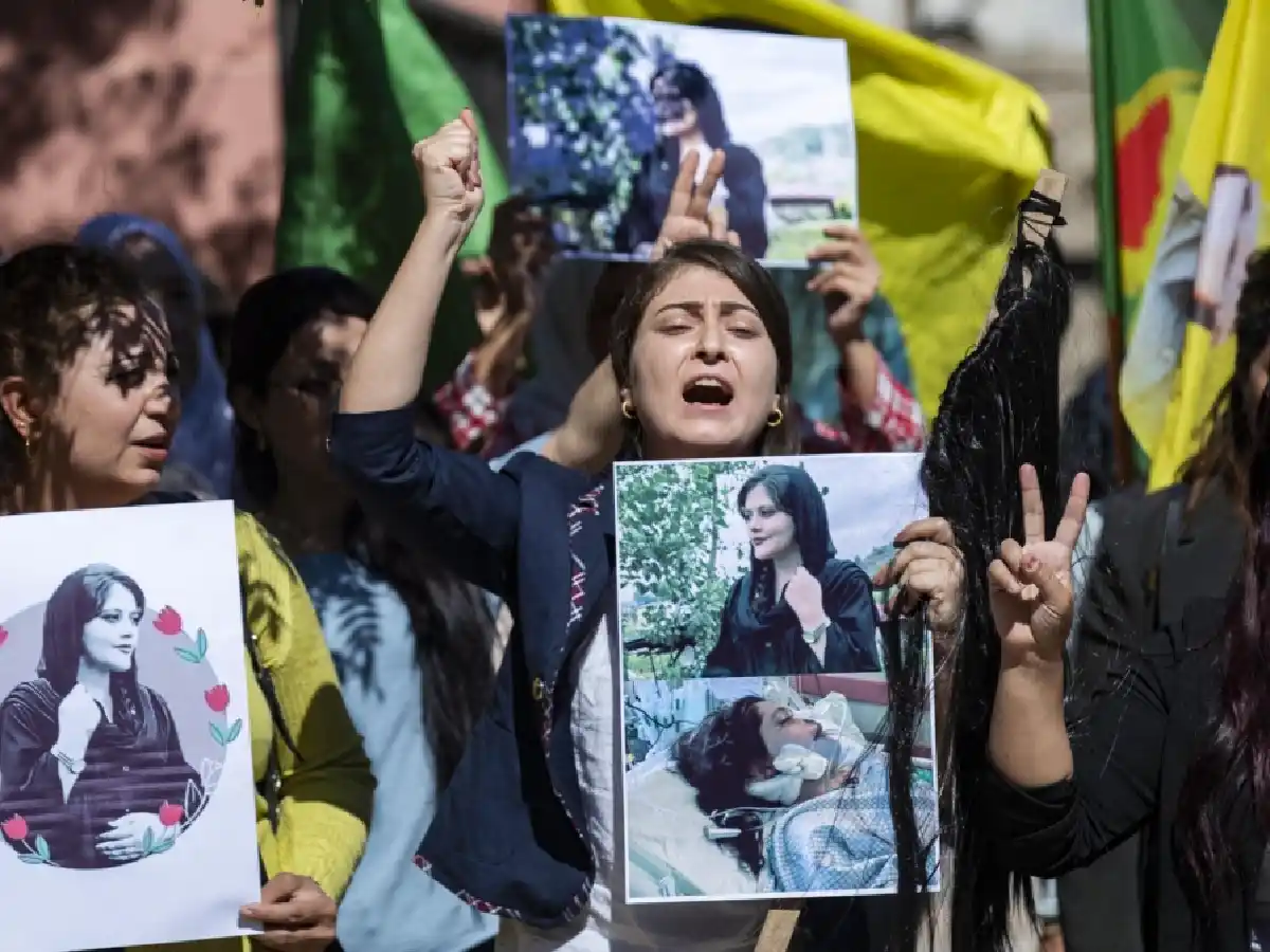 La ONU informó más de 300 muertos en Irán por la represión de las protestas por Amini