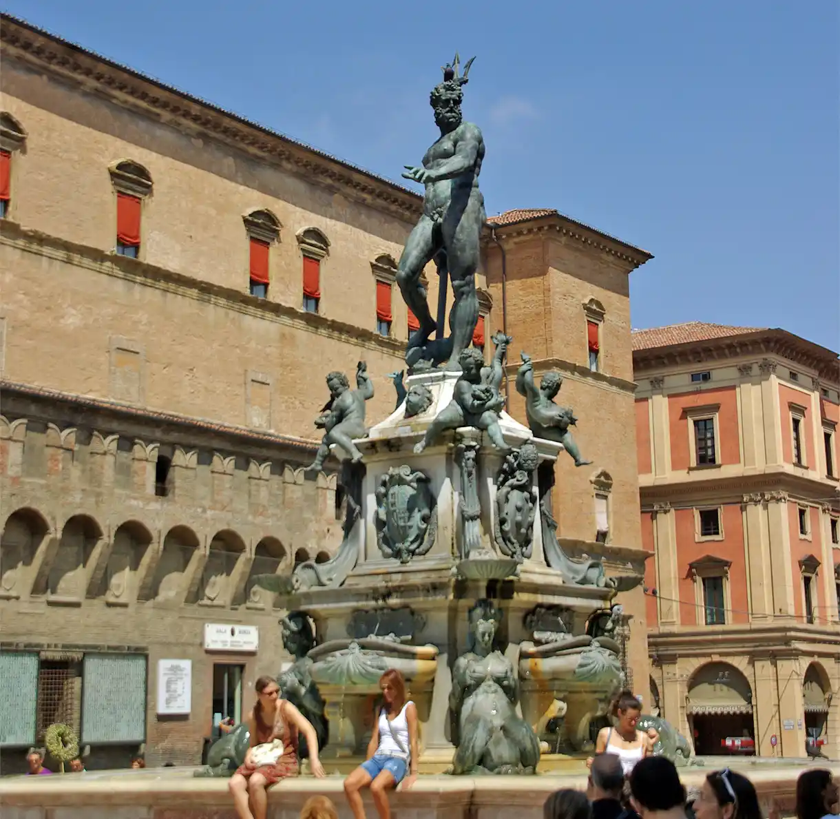 Facebook censuró una foto de la estatua del dios Neptuno