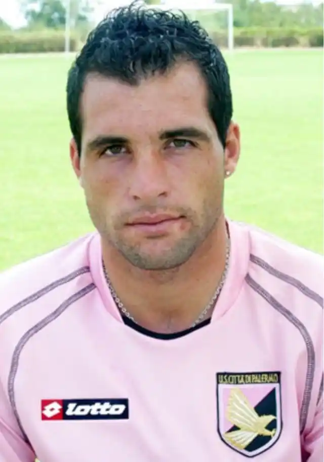 Cae Palermo, el primer club europeo de Mariano González