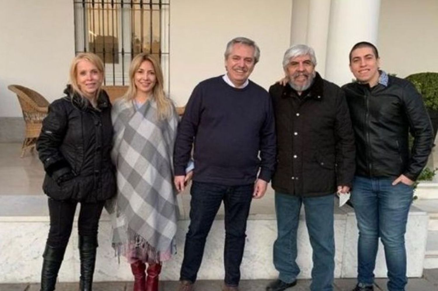 Vacunación VIP: la familia Moyano fue vacunada contra el Covid