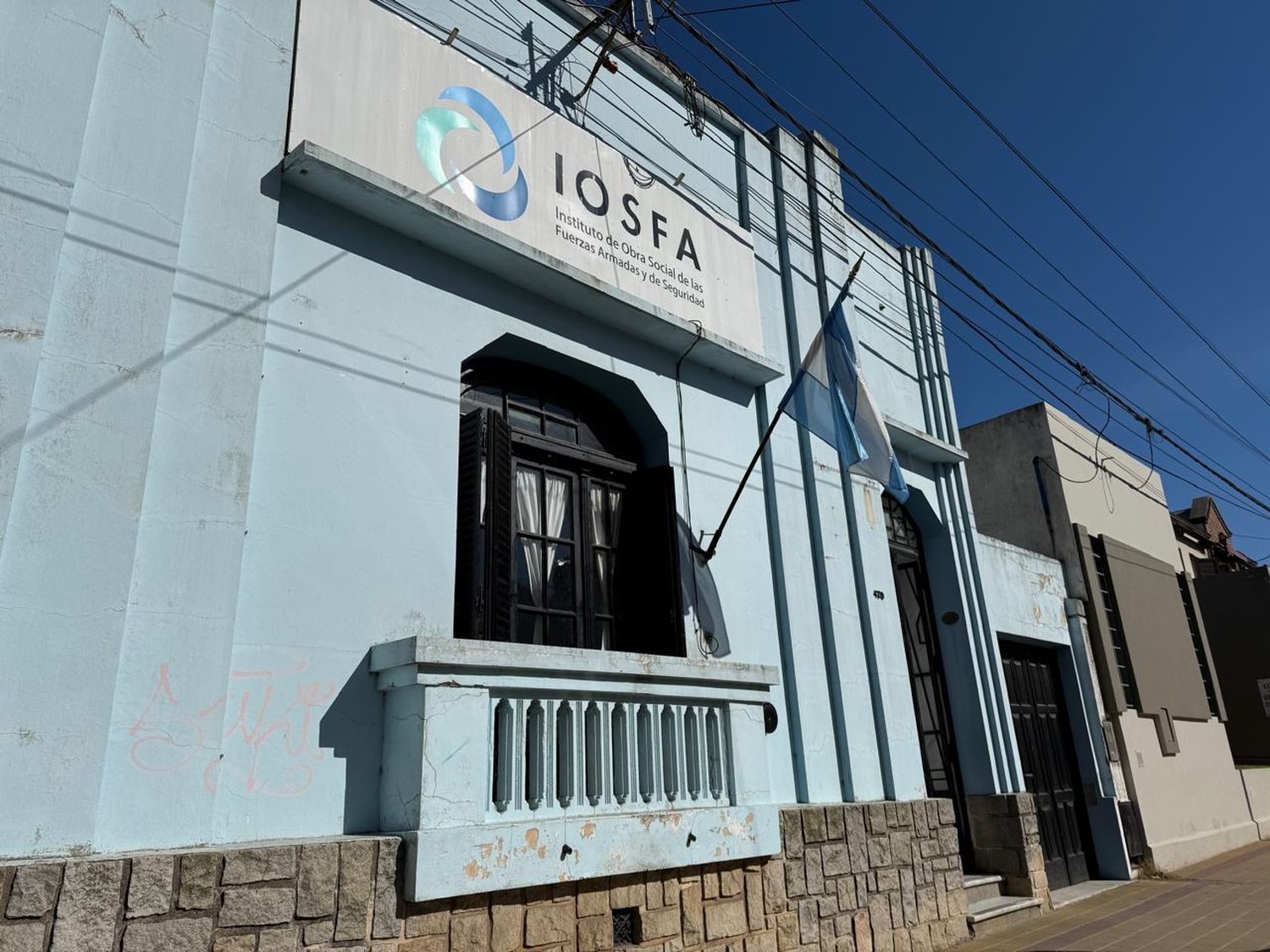 Continúa el reclamo en Tandil por corte de prestaciones de la obra social de las Fuerzas Armadas