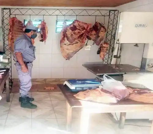 La Policía controló carnicerías en Estanislao del Campo