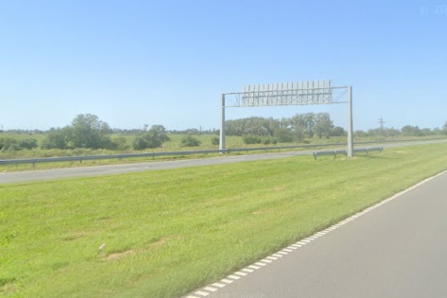 Vuelco fatal en la autopista Rosario-Santa Fe: un hombre muerto y una mujer herida