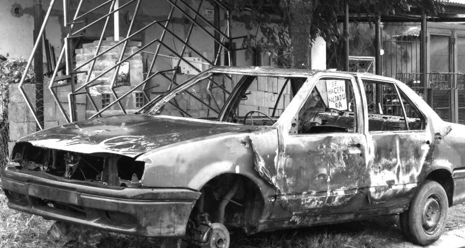 Tres autos incendiados en una madrugada