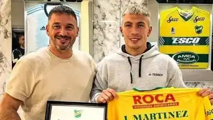 Lisandro Martínez y un reconocimiento de Defensa y Justicia