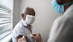 Comenzó la vacunación en los geriátricos de la provincia