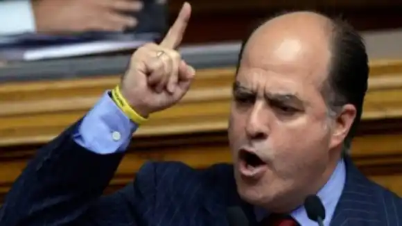 «El responsable de la migración es Maduro»: Julio Borges fustiga discurso oficial sobre los venezolanos en EE. UU.