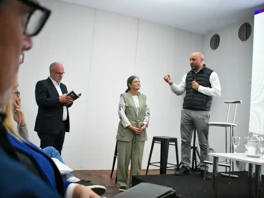 Puccini se refirió a la licitación de la Hidrovía y el debate en torno a la modificación de la Ley de Cabotaje.