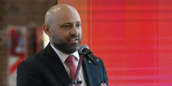 Santa Fe va a Córdoba a ofrecerse como puerta de salida al mundo