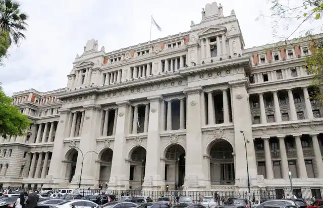 La CSJN se declaró incompetente en amparo promovido por Félix Díaz y reivindicó la autonomía de la provincia