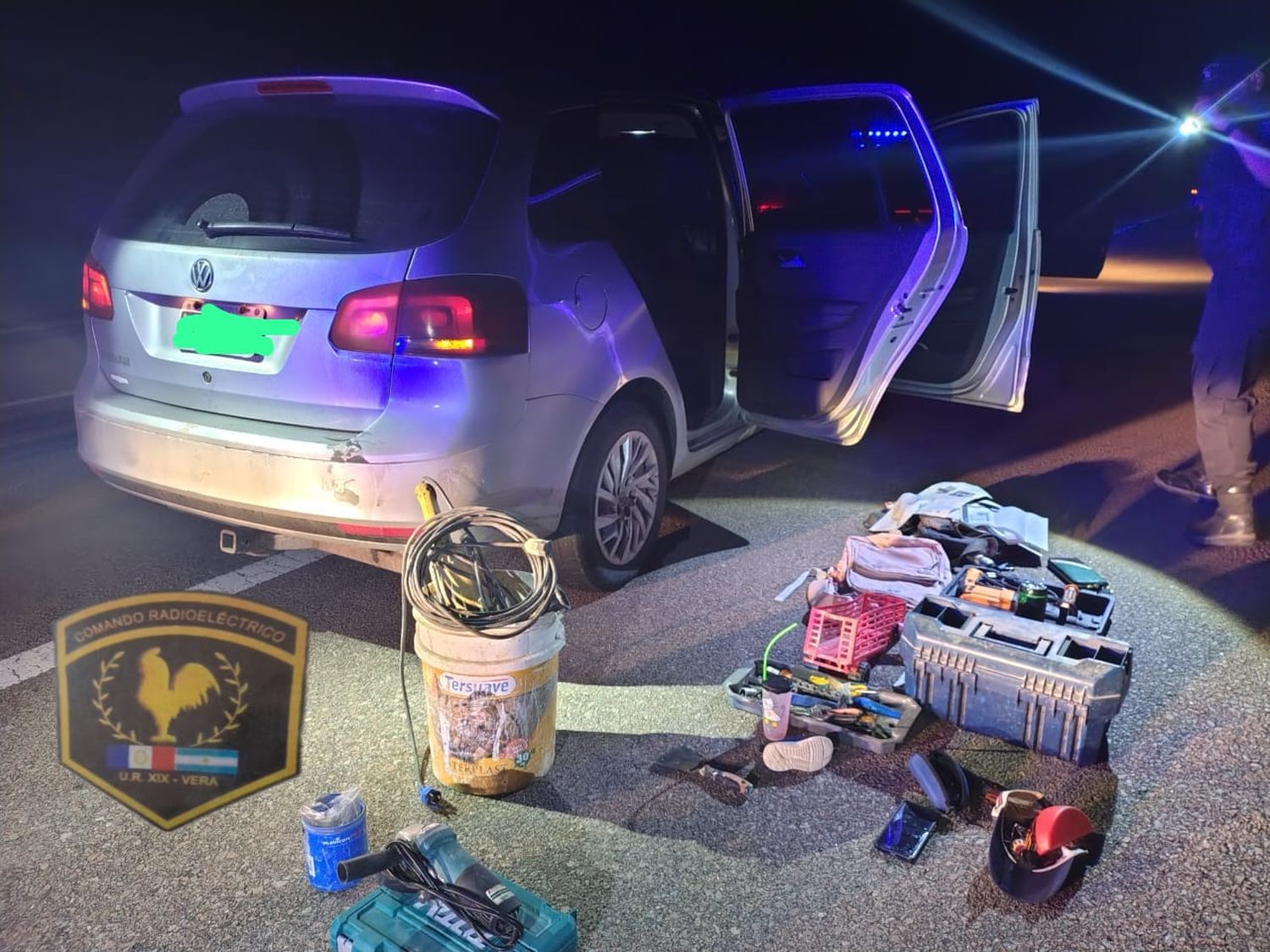 La Volkswagen Suran gris fue sustraída en la ciudad de Las Toscas.
