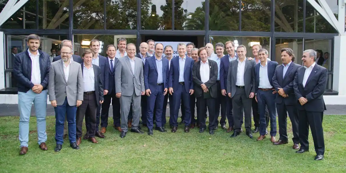 Macri recibió a intendentes de Cambiemos y los instó a no quedarse "a cuidar el pago chico"