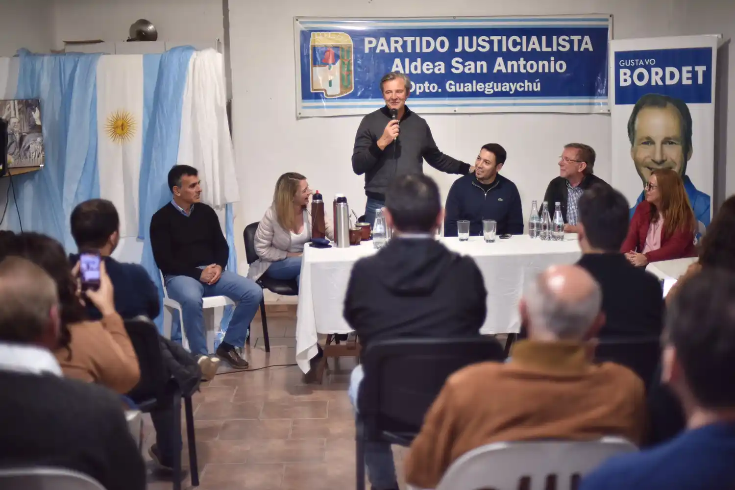 Bahl empezó a recorrer la provincia como precandidato a gobernador