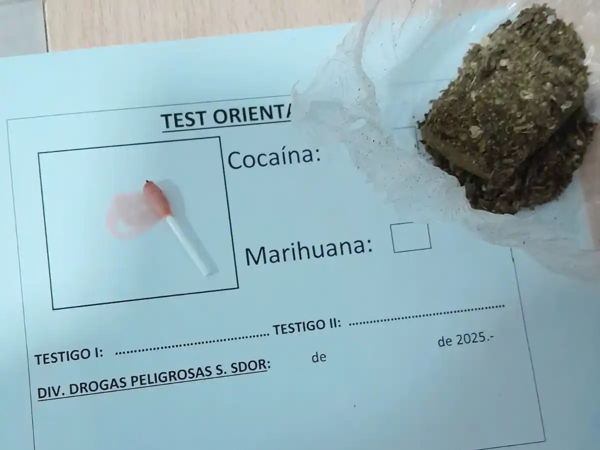 San Salvador: Un joven fue identificado con estupefacientes cerca de una escuela