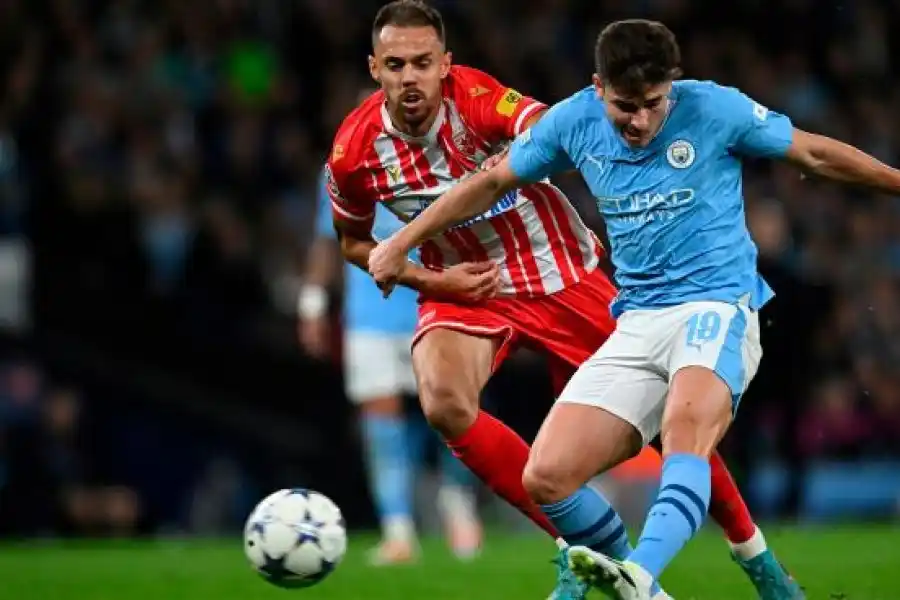 Dos goles de Julián Álvarez para el triunfo del City