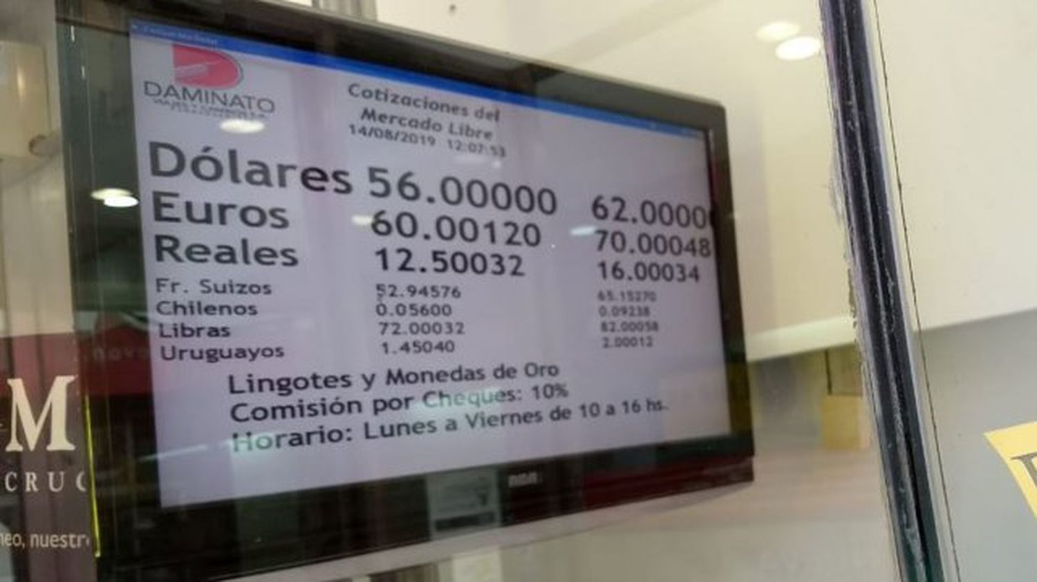 El dólar subió 6,5 por ciento y cerró a 62,176 promedio, de acuerdo al Central