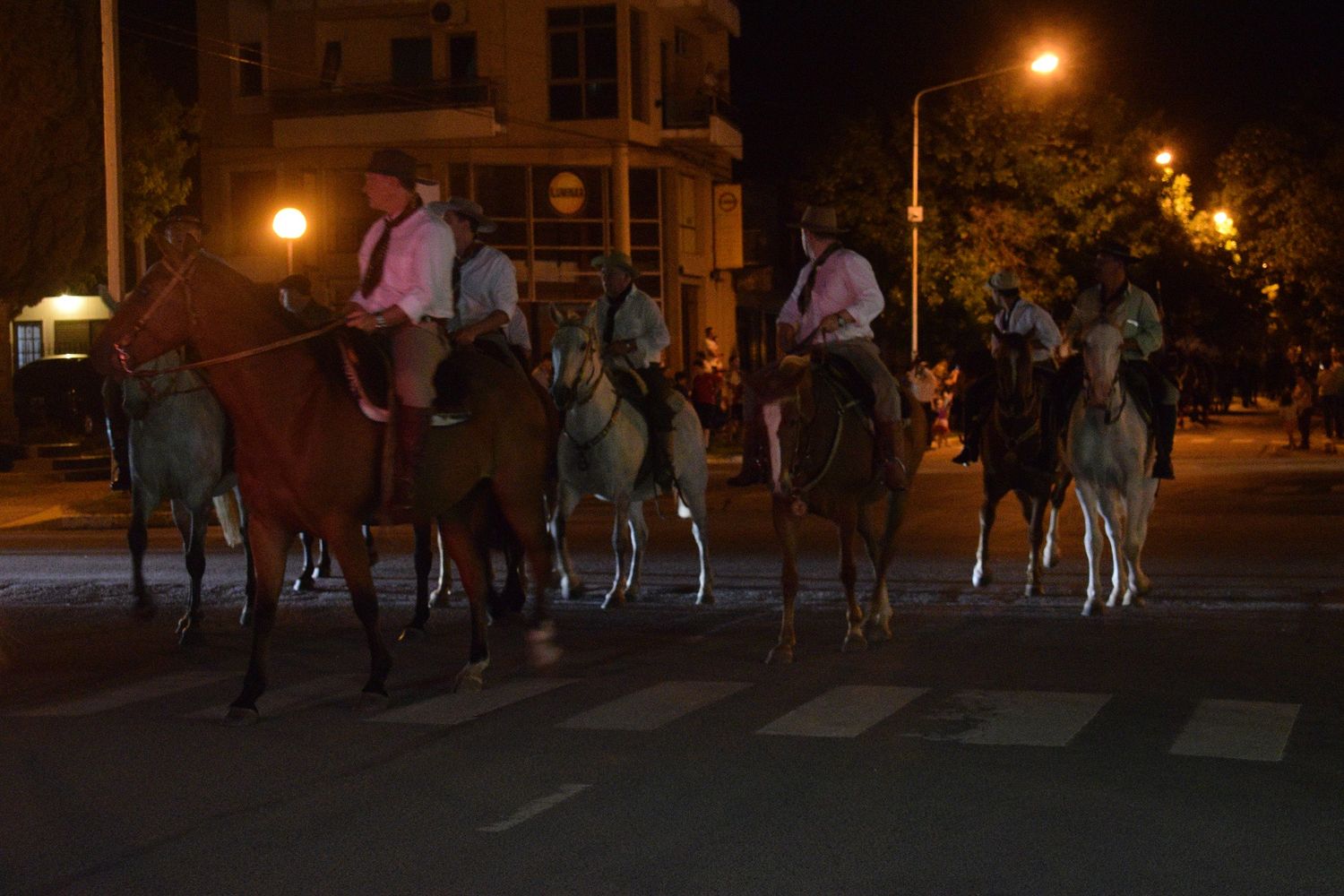 Se realizó el desfile tradicionalista de apertura de la FNA