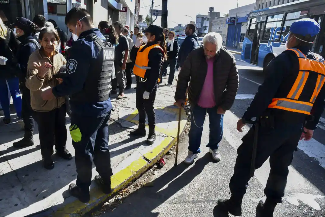 Jubilados y pensionados bonaerenses cobran desde el jueves los haberes de mayo