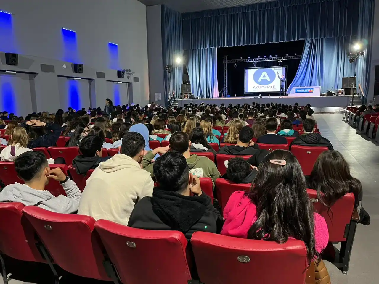 El encuentro contó con la participación de más de 500 alumnos del último año del nivel secundario de las escuelas públicas y privadas de la ciudad.