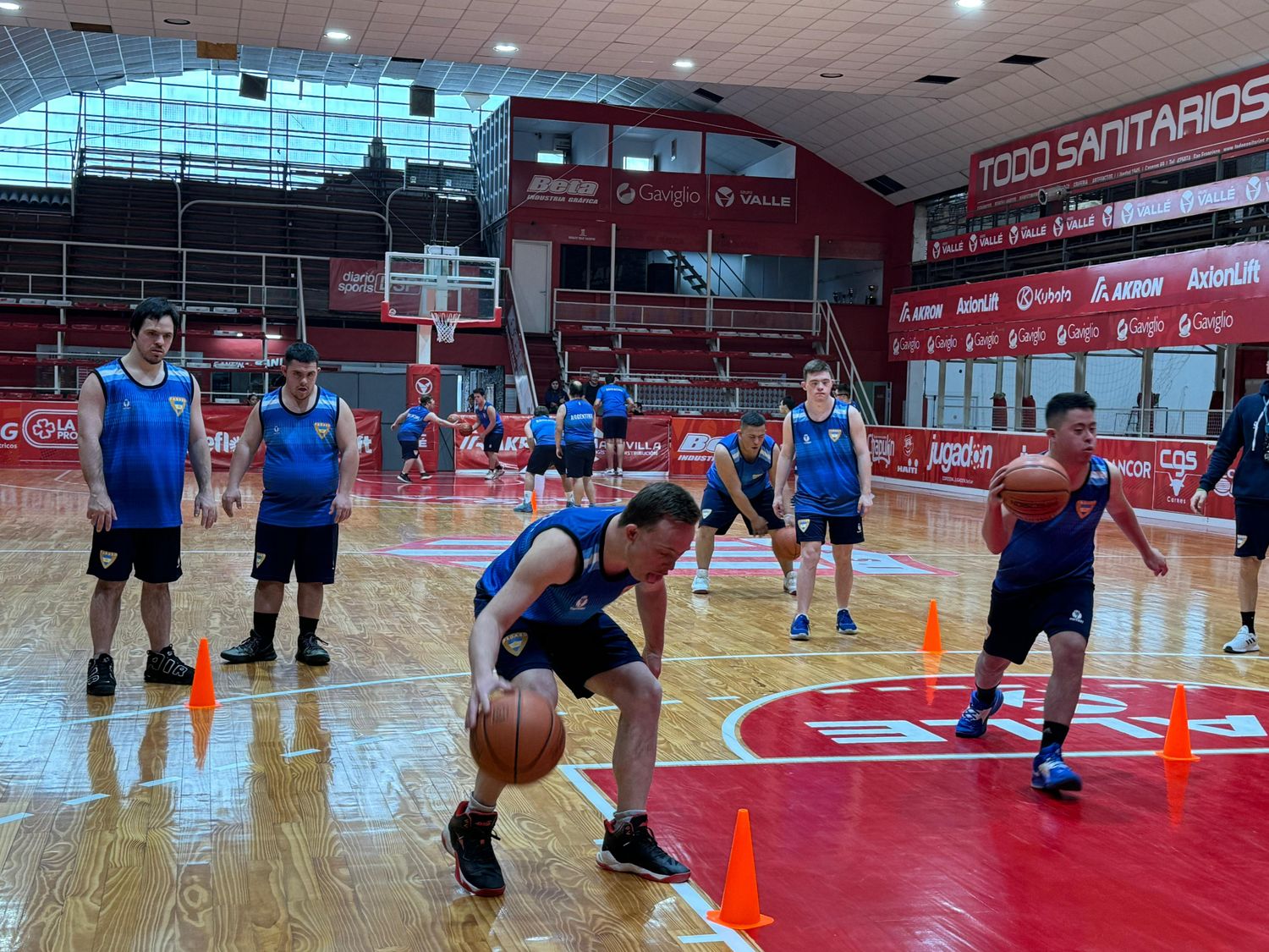 La Selección Argentina realizó entrenamientos en la casa de los “Halcones Rojos”.