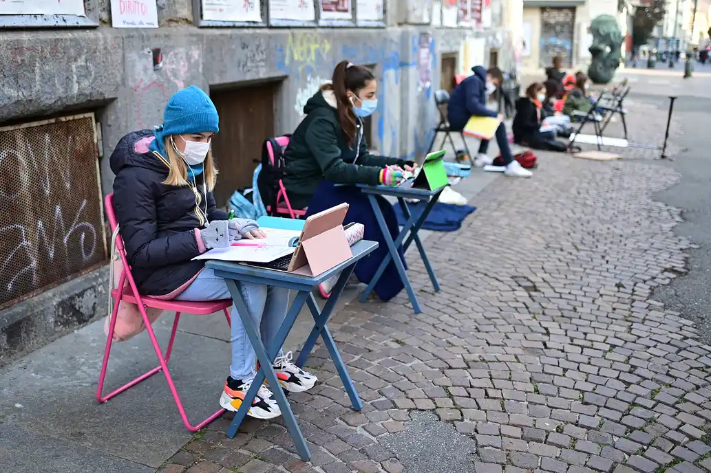La OMS defiende que las escuelas sigan abiertas pese a la segunda ola de coronavirus
