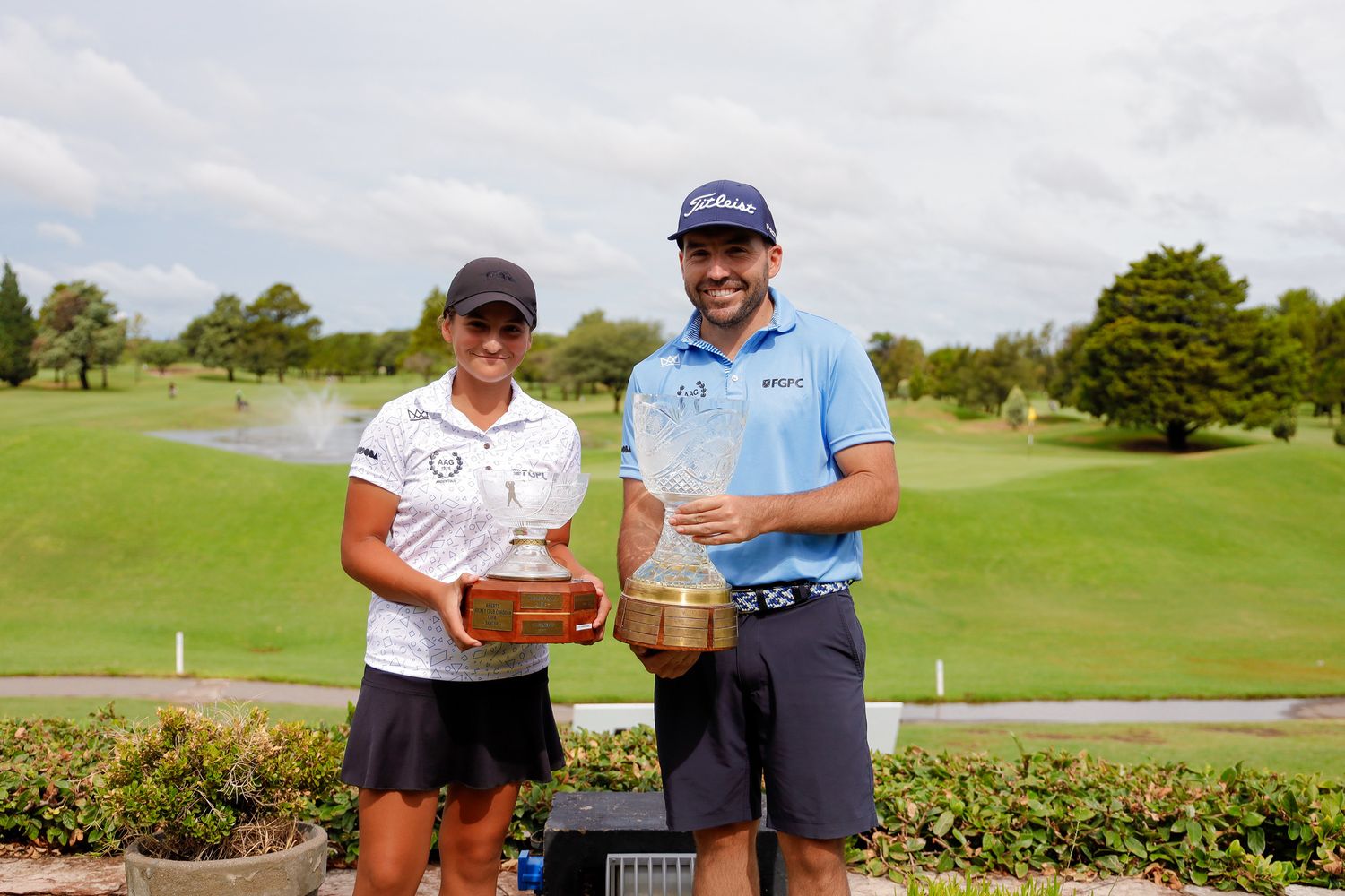 Giuliano y Schönbaum, los ganadores en Córdoba.