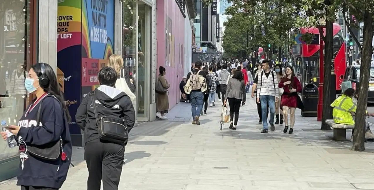 Reino Unido: aumentan los casos en personas vacunadas y no vacunadas