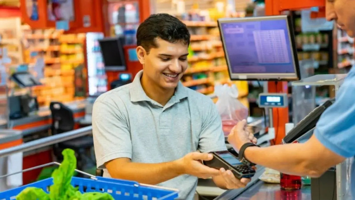 Empleados de comercio: cuánto cobran en noviembre de 2025 con el aumento del 1% y la suma fija.