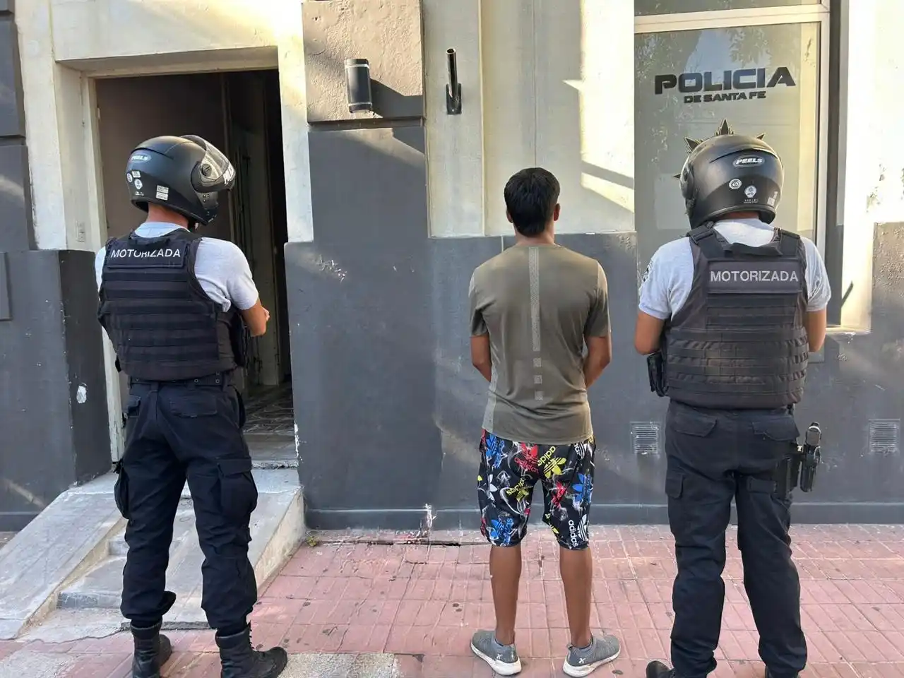 Un “trapito” golpeó a un hombre que rechazó que le laven el auto: fue atrapado a pocos metros