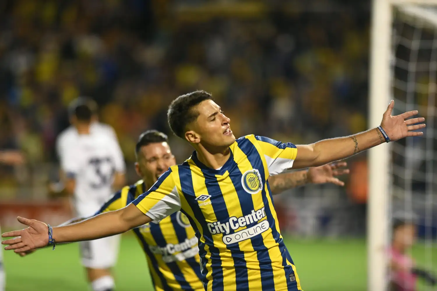 Central venció a Gimnasia con tres cabezazos
