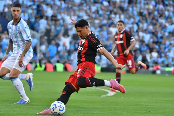 Torneo Clausura: Racing recibe a River por un lugar en los Cuartos de Final