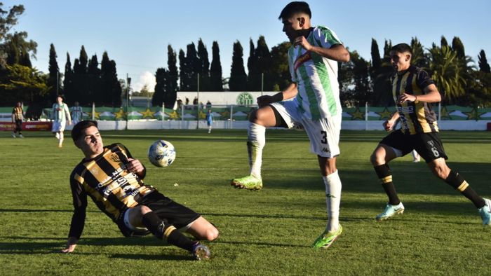 Santamarina se plantó ante la adversidad y se trajo un valioso punto desde Mar del Plata