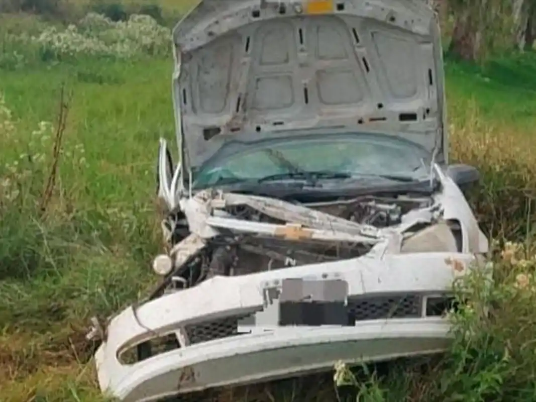 Dos heridos tras el vuelco de un auto en Ruta 11