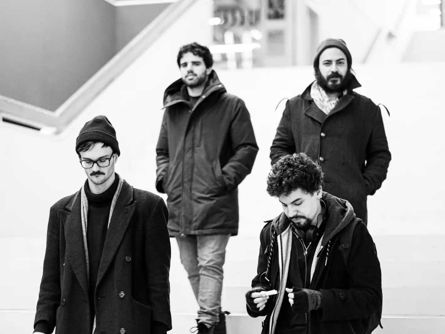 La banda, integrada por artistas suizos y argentinos, ya editó dos discos y giró por Europa y Sudamérica.