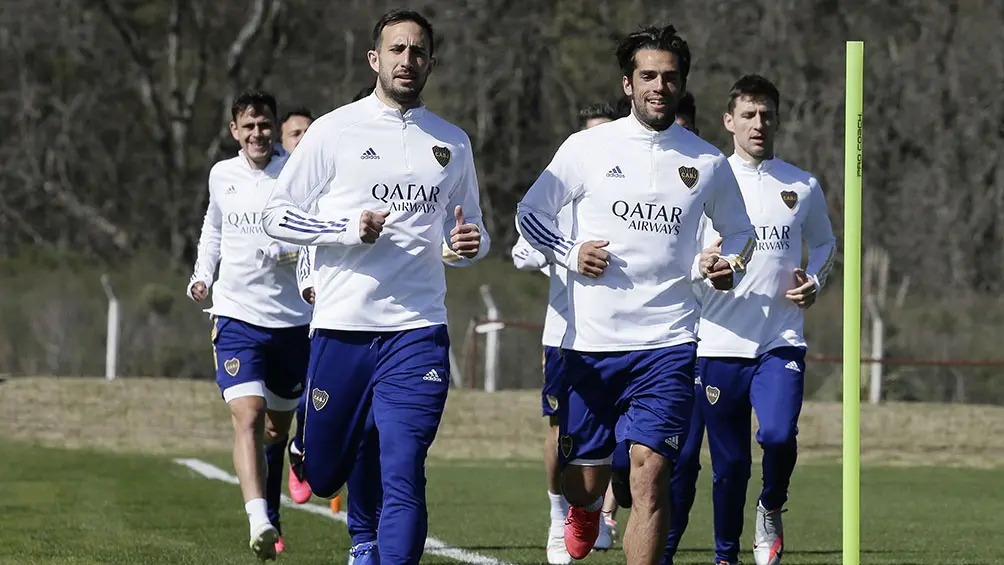 En Boca todos los hisopados dieron negativo y Russo tiene dudas para formar el equipo