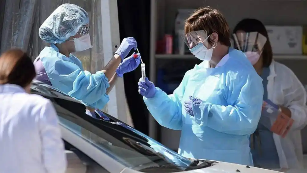 Se registraron 28 muertes y 1.589 contagios de coronavirus en Argentina