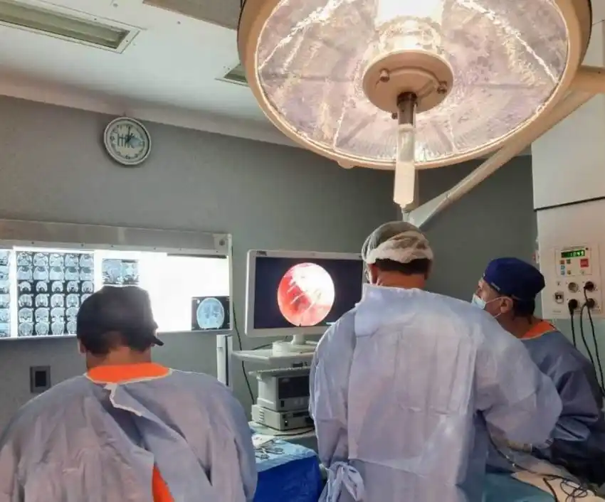 En el HAC realizan una innovadora técnica quirúrgica para extirpar un tumor de hipófisis