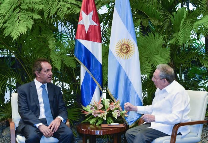 Scioli se reunió con Raúl Castro en La Habana