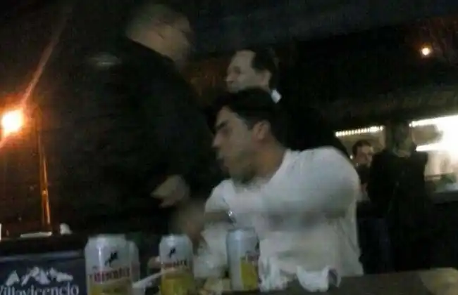 Crisis en Racing: Polémica foto del Vicepresidente Molina junto al jefe de la barra