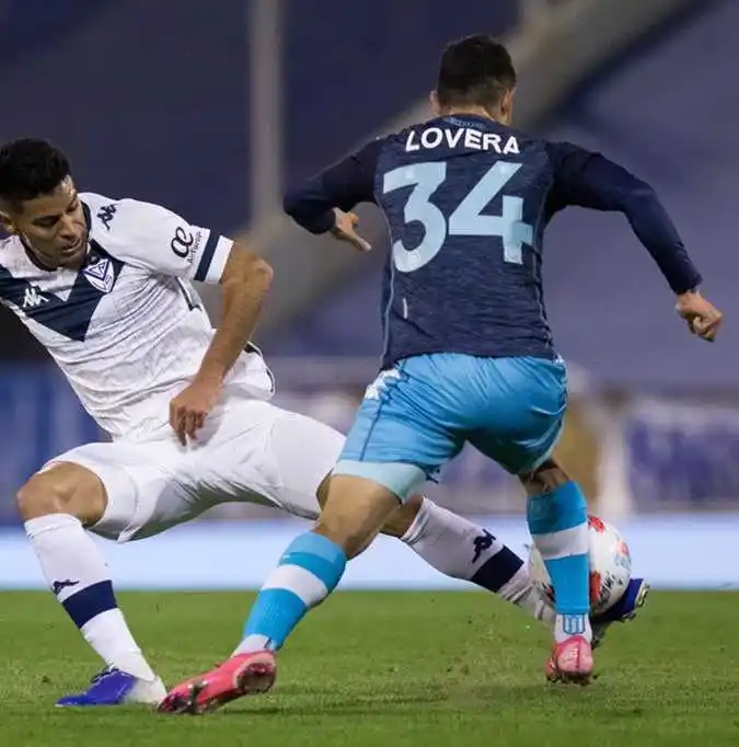 Maxi Lovera fue titular en el empate de la academia