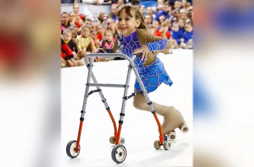 Se viralizó un video y emocionó: la nena que a pesar de todo lucha por su sueño de patinar