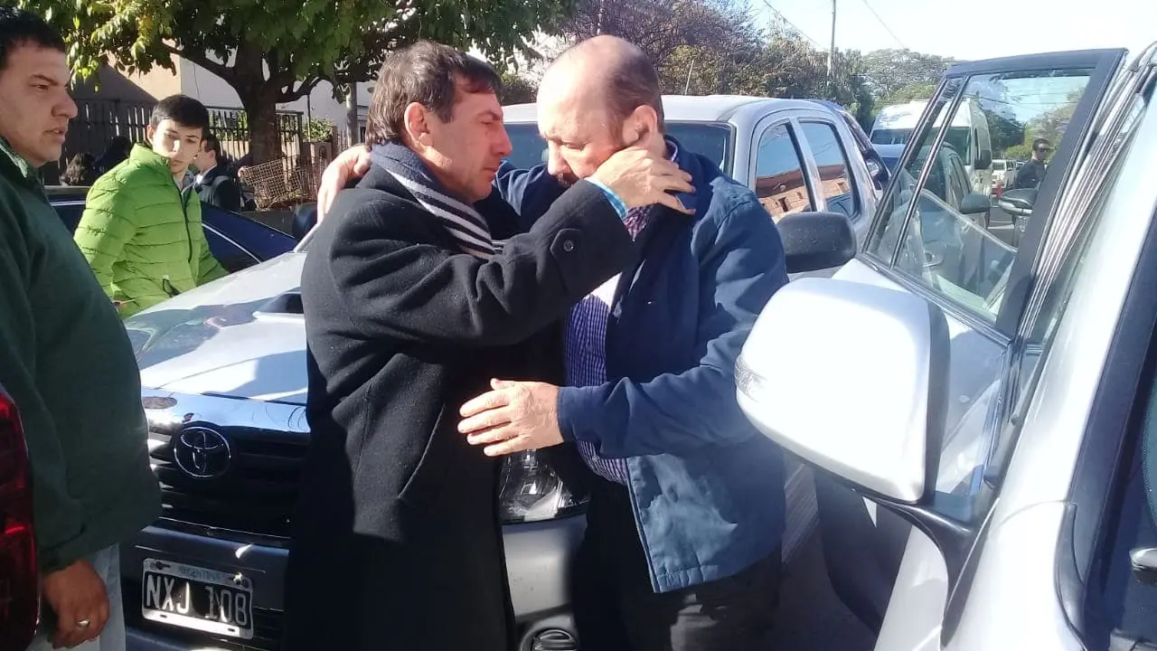 Una multitud acompañó a Naidenoff en el sepelio de su esposa y su hijo