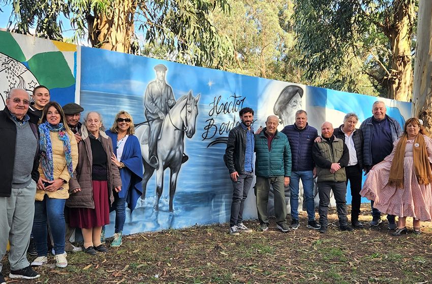 Con mucha emoción, la comunidad de Atlántida homenajeó a Héctor Berdasco